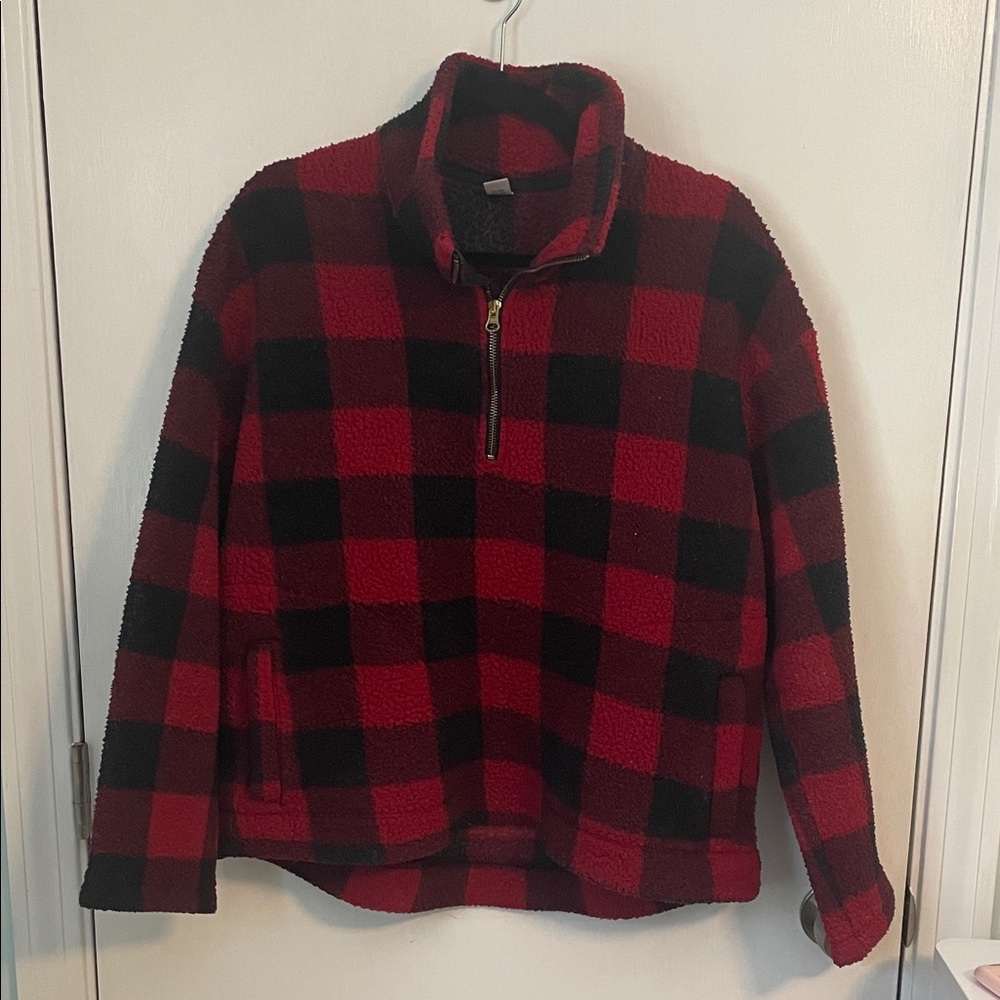 Old Navy Red and Black plaid Fleece Pullover women’s size large